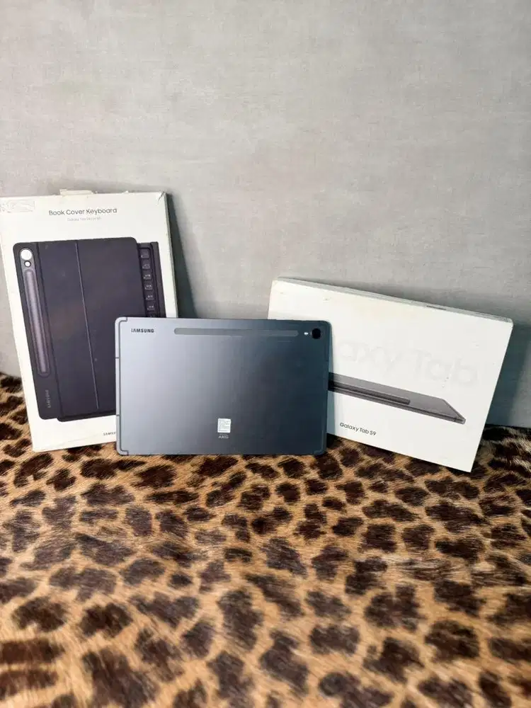 Galaxy Tab S9 8/128GB Fullpack Wifi Resmi (Gray)