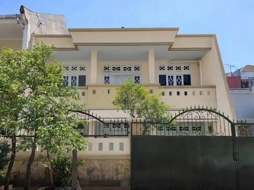 Rumah Babatan Pantai  MURAHH STRATEGIS  Row 3 mobil Garasi, carport, galvalum, granit