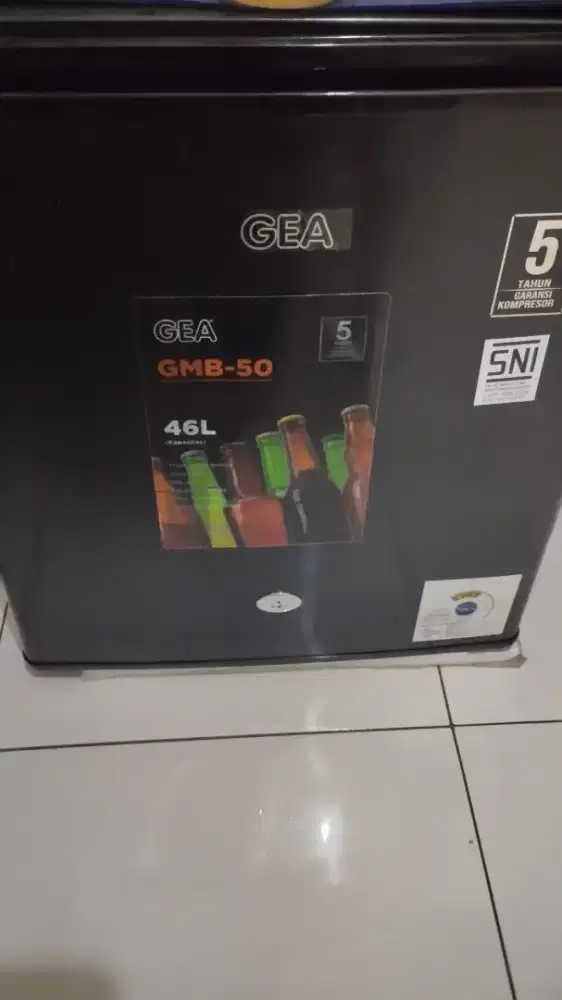 Kulkas mini GEA GMB 50