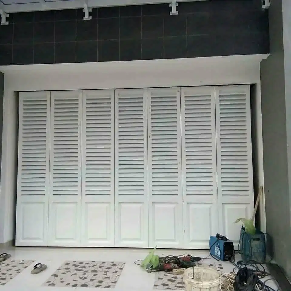 Pintu garasi mobil sliding