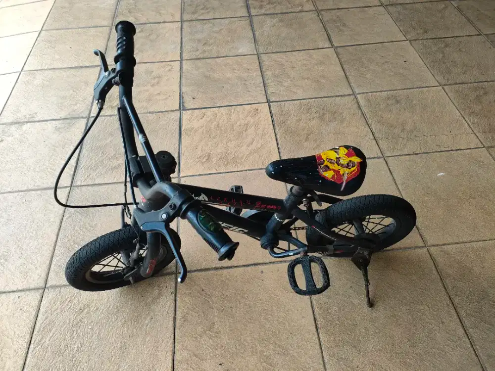 Sepeda Pacific BMX edisi Batman