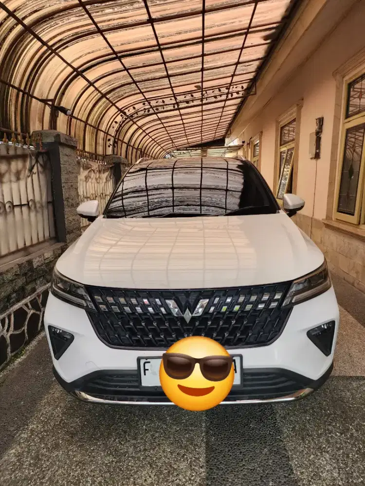Wuling Alvez EX at sanroof 2023