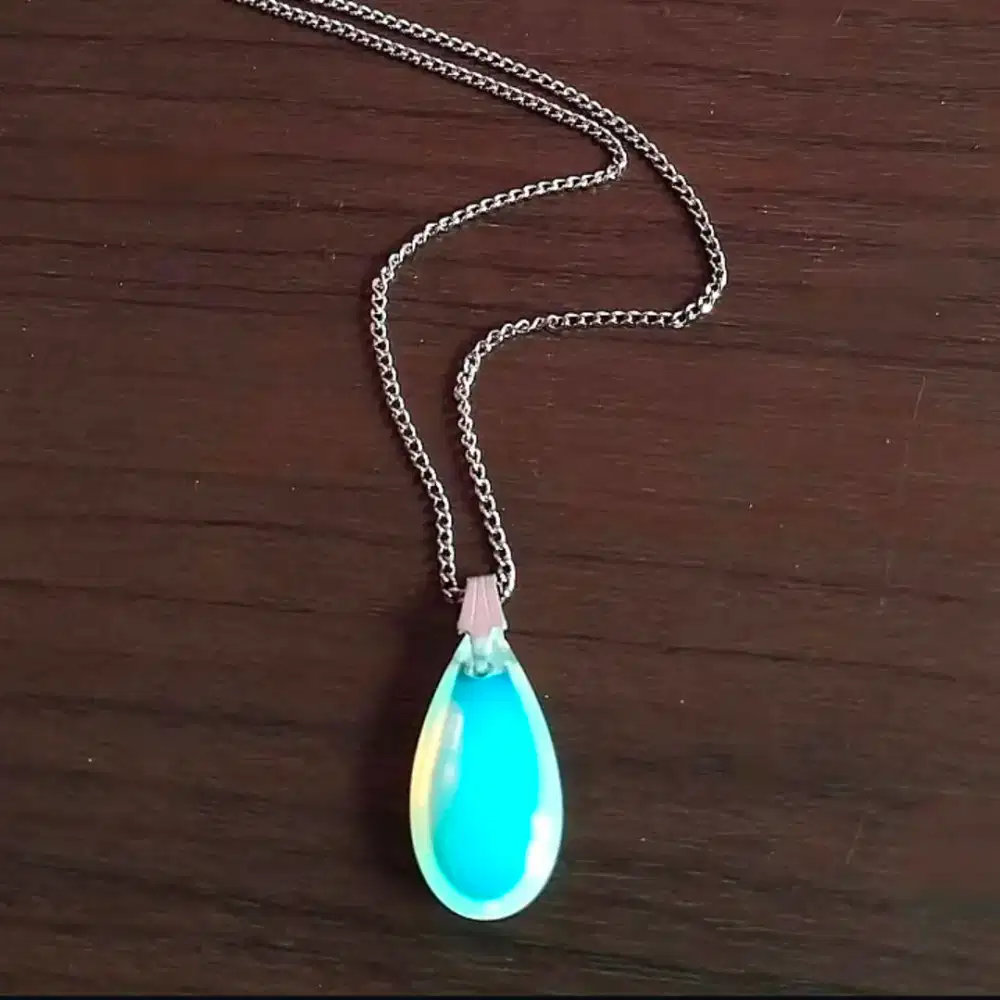 Liontin Vintage Fire Opal
