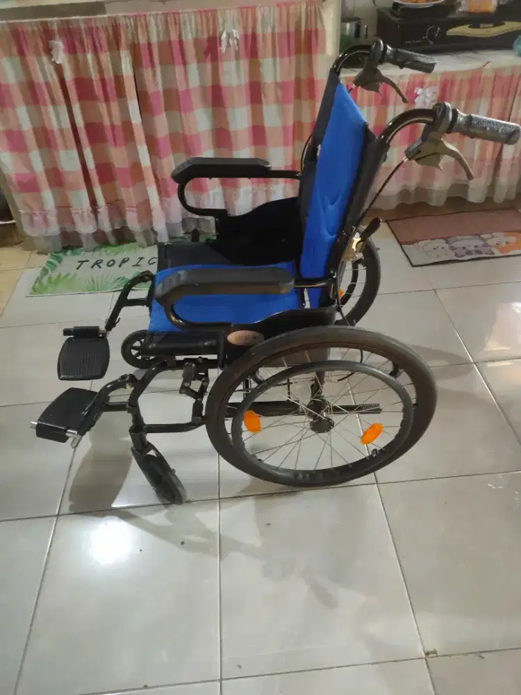 Di jual kursi roda