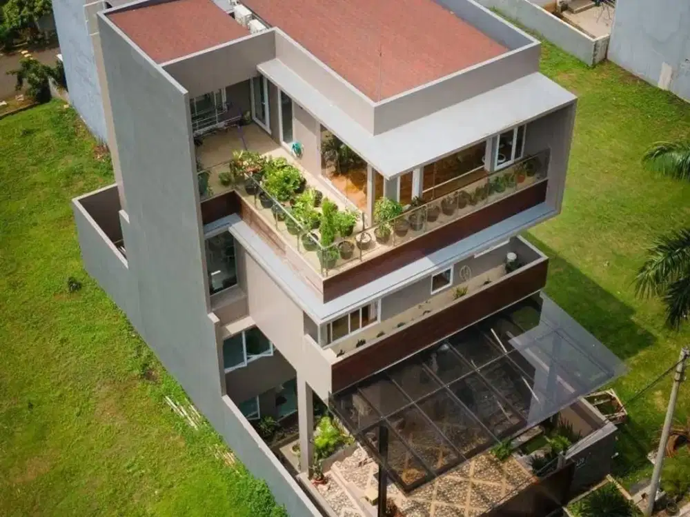 Dijual Rumah Full Furnished 3 lantai + 1 lantai basement di Cluster Amalfi, Gading Serpon, Tangerang