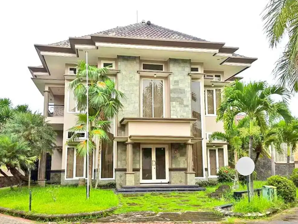 Rumah 2 Lantai Mewah Terawat Daerah Tlogomas, Row Jalan Lebar