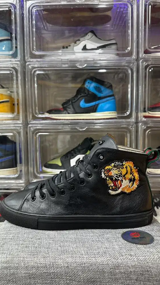 GUCCI BLACK TIGER HEAD LEATHER HIGH TOP SNEAKERS