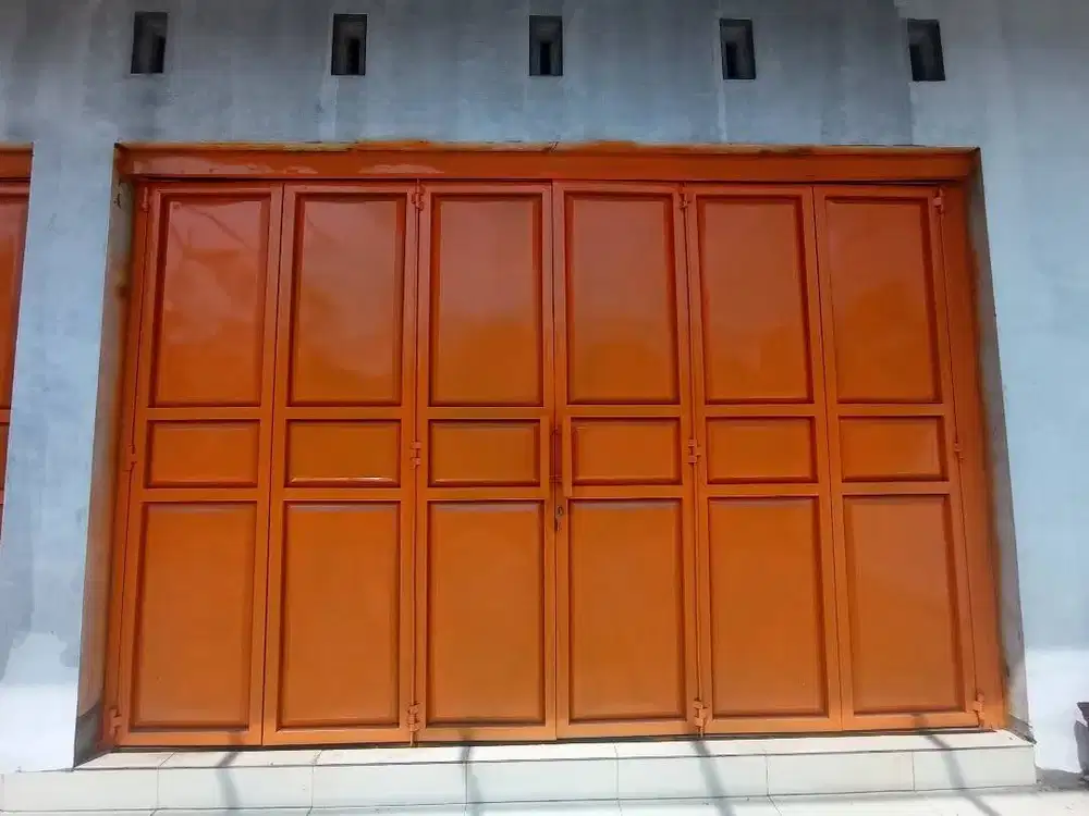 Pintu garasi besi ruko