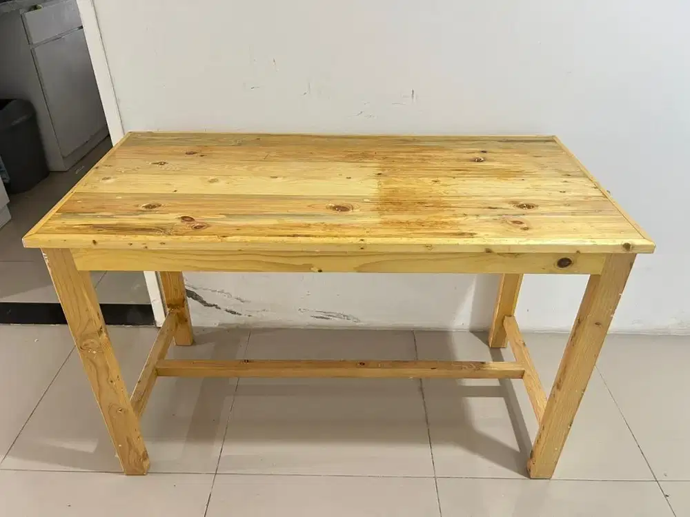 Meja Kayu bersih mulus