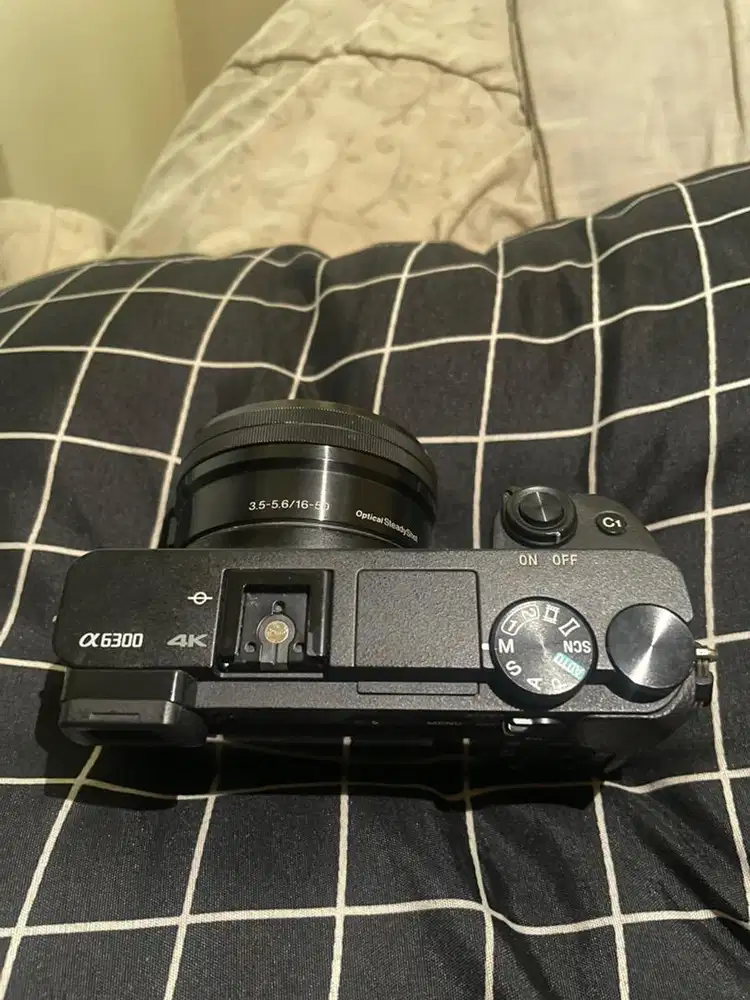 Camera Sony A6300 body + lensa