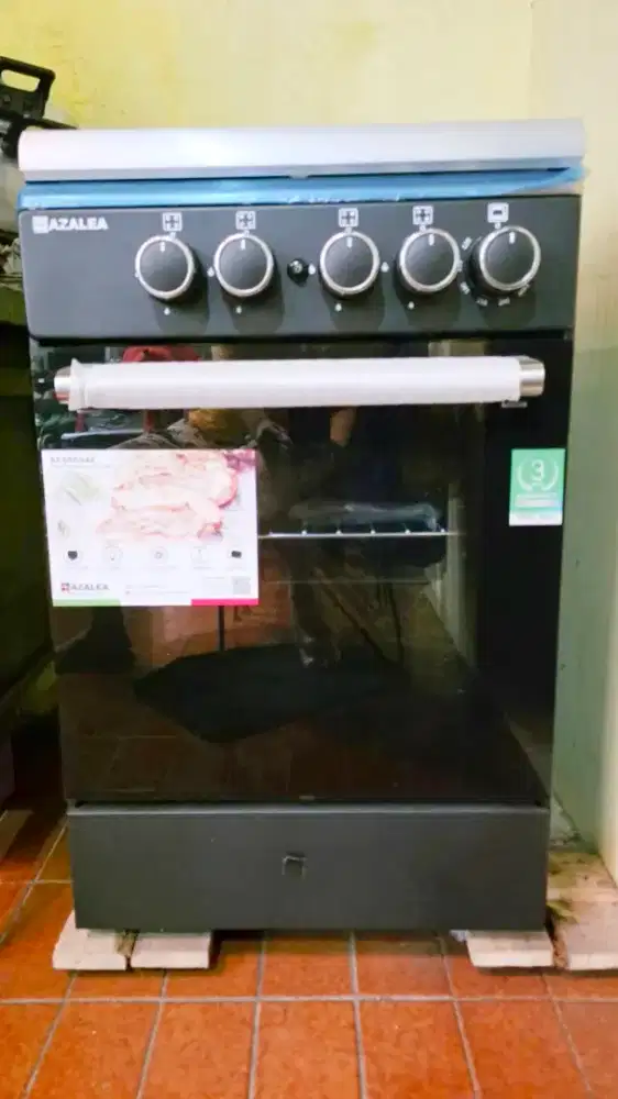 AZALEA Kompor Freestanding AFS55G4E