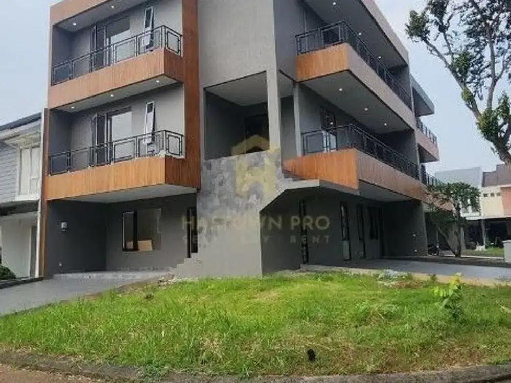 Rumah Mewah Alam Sutera Serpong 3 Lantai ada lift