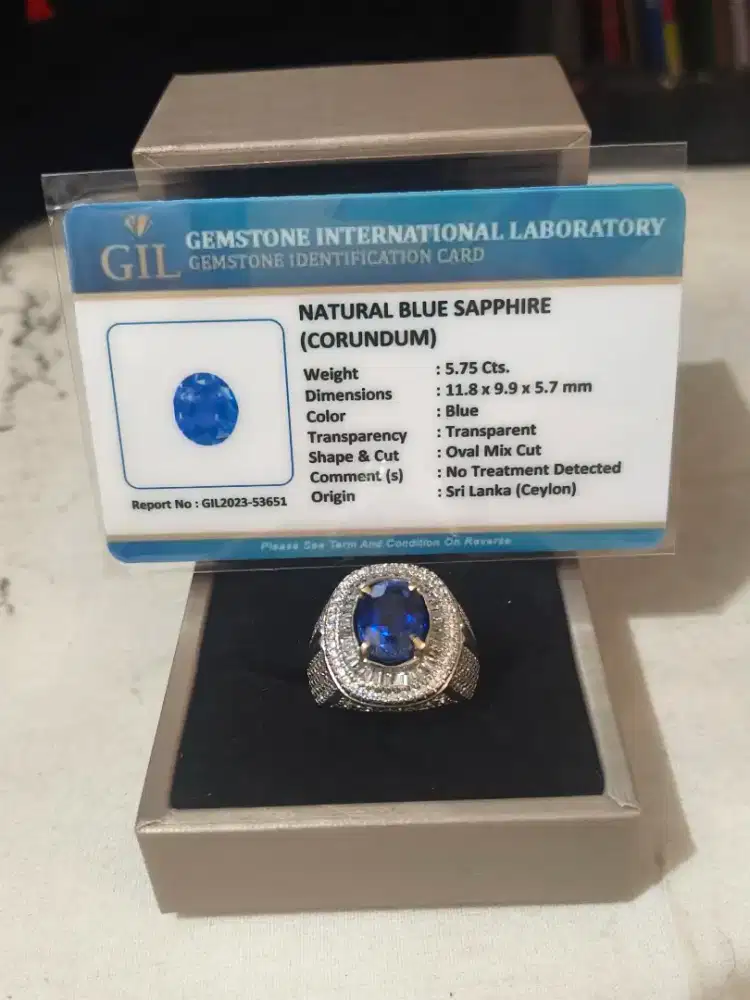 Batu permata blue sapphire