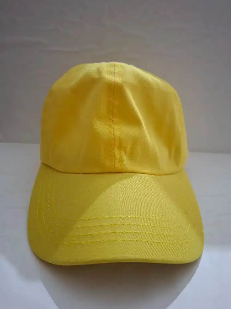 Topi Kuning Cerah