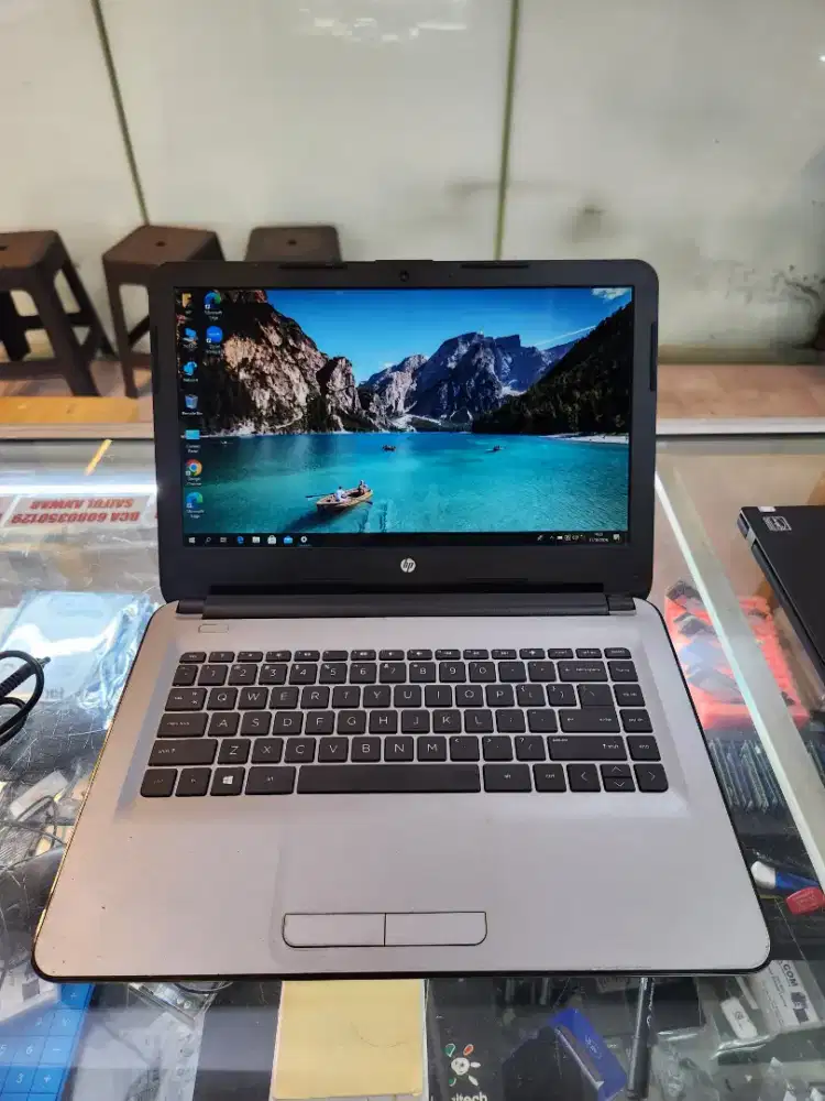 Jual laptop Hp AMD A8 ram 4 GB SSD 128 GB. No lemot speed kenceng