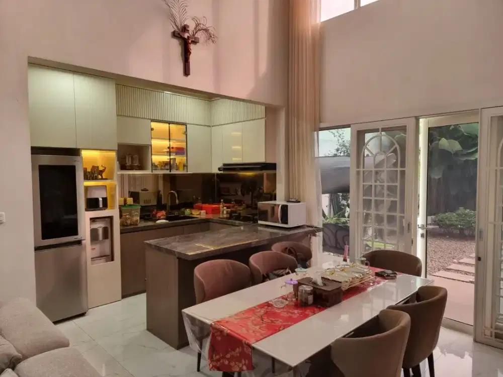 Rumah 2 Lantai Survana Sutera - LT 250 M²