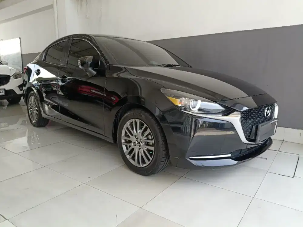KM 6rb Mazda2 Sedan 2022 AB tangan1