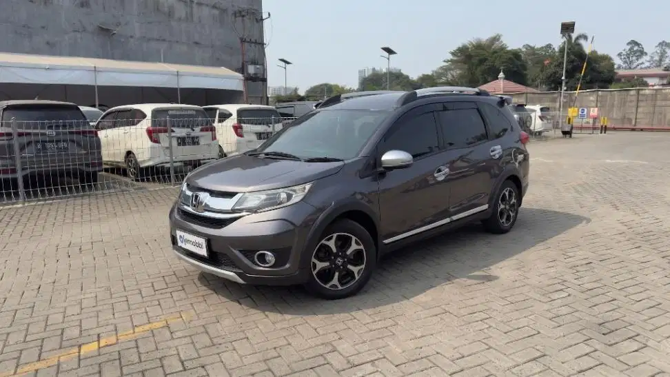 LOW DP Honda BR-V 1.5 Prestige Bensin-AT 2017 WYQ