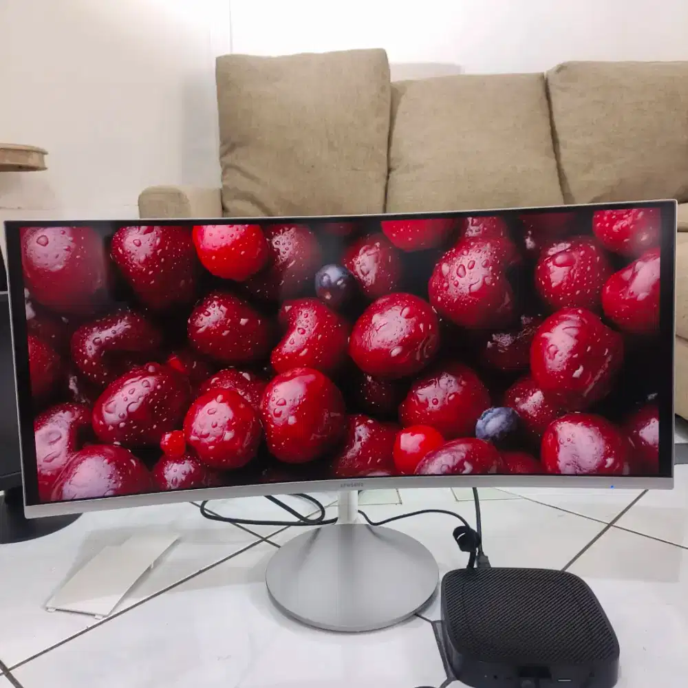 Monitor Samsung Ultimate Curved 34 inch Ultra Wide WQHD Fullset Mulus