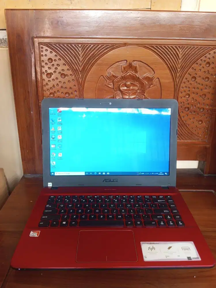 Laptop ASUS X441B  Prosesor AMD A9 Ram 4 GB SSD 128 GB