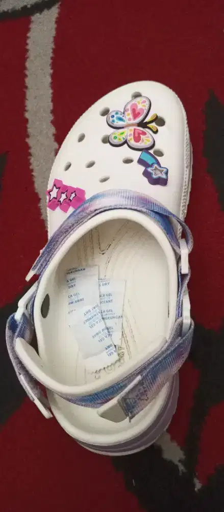 DIJUAL SENDAL CROCS PEREMPUAN BISA ANAK DAN DEWASA CROCS ORI