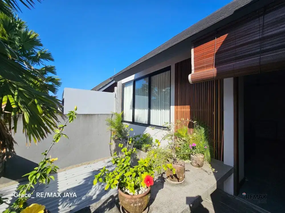 Rumah Premium Modern Dijual di Gatsu Timur, Dekat Living World Mall