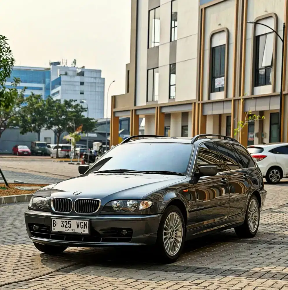BMW 325i WAGON 2022