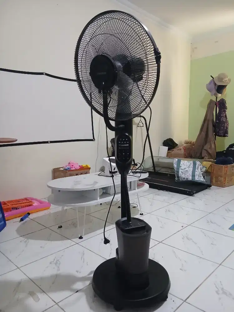 Kipas Angin Lantai Uap merk Azko
