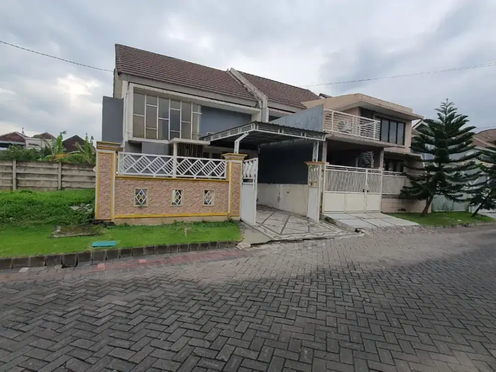 dijual rumah puri safira regency menganti surabaya