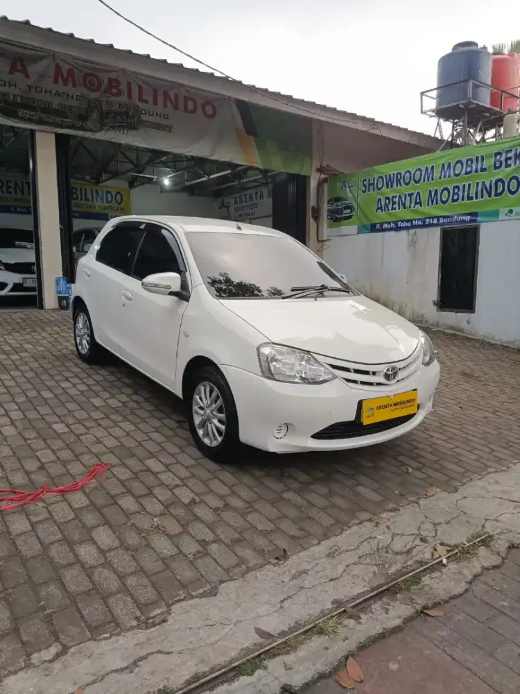Etios 2013 Km 60 rb an manual seperti baru