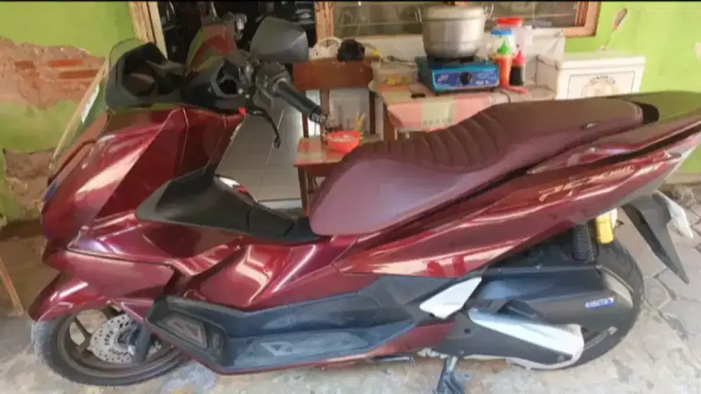 JUAL CEPAT MOTOR HONDA PCX 160CC BURGUNDY TAHUN 2025
