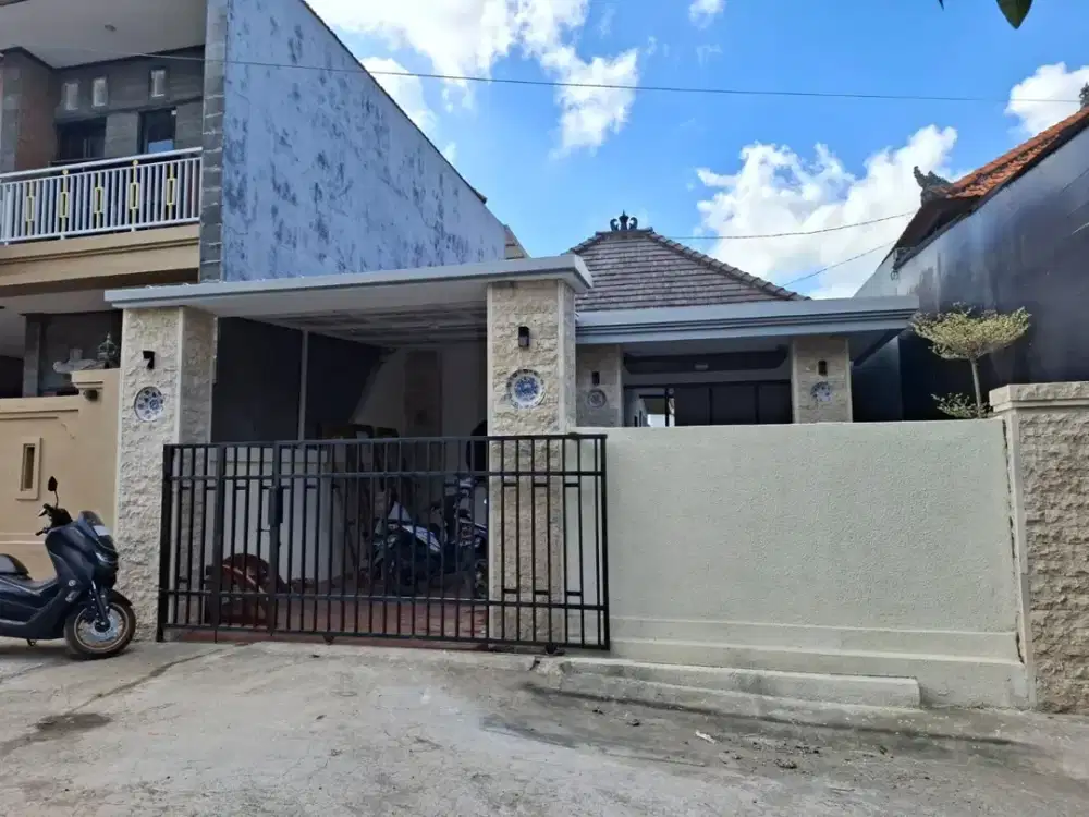 DIJUAL RUMAH SIAP HUNI LOKASI ABIANBASE SELATAN RUMAH SAKIT KAPAL.