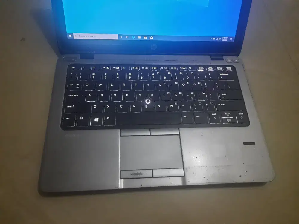 HP EliteBook 820