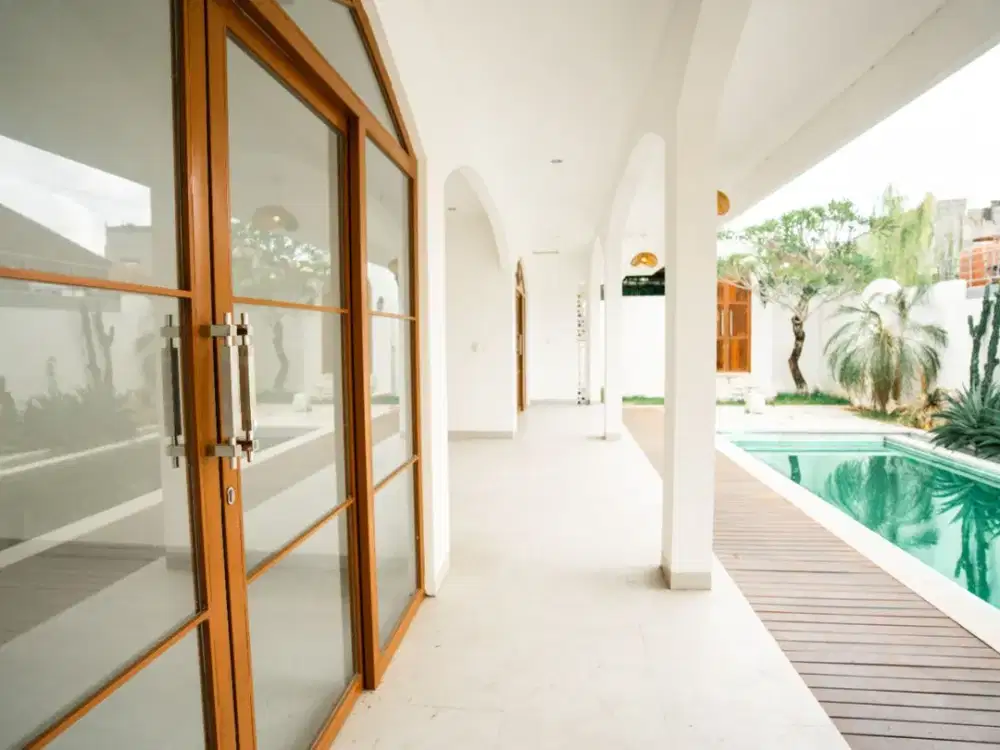VILLA BRAND NEW DI BABAKAN CANGGU DEKAT PANTAI BATU BOLONG