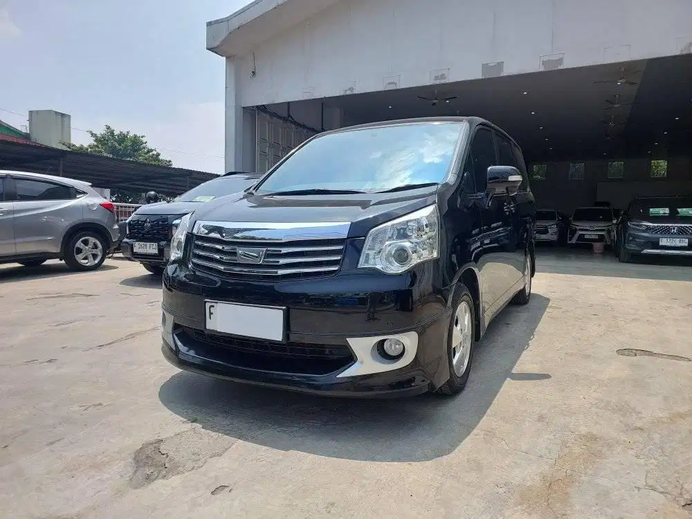 TOYOTA NAV1 V 2.0 AT AUTOMATIC 2000 CC BENSIN TAHUN 2013