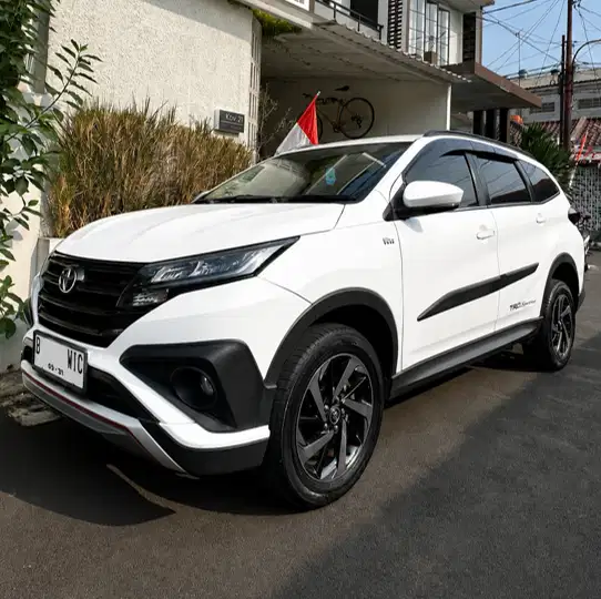 DIJUAL TOYOTA RUSH 1.5 TRD SPORTIVO AT PUTIH KONDISI ISTIMEWA KM 35000