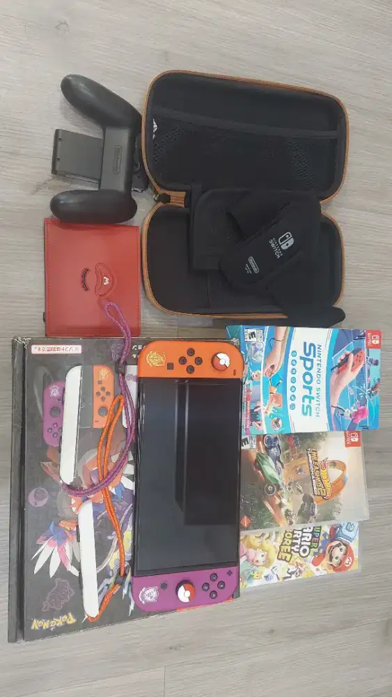 Nintendo Switch – OLED Model Pokemon Scarlet and Violet Limited Edtion