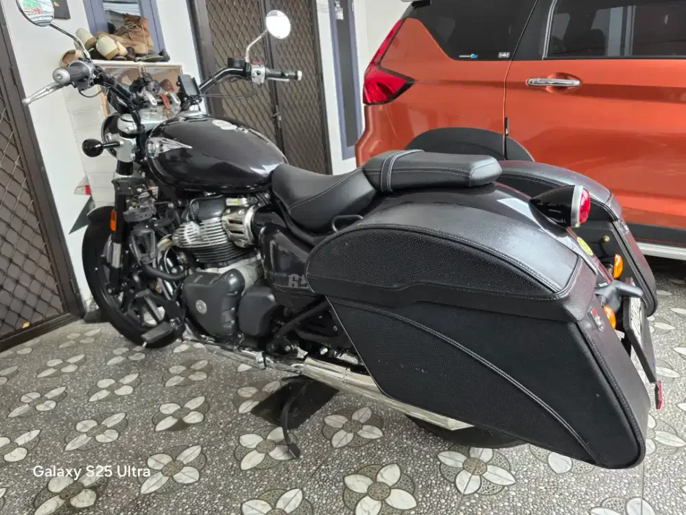 ROYAL ENFIELD SUPER METEOR 650