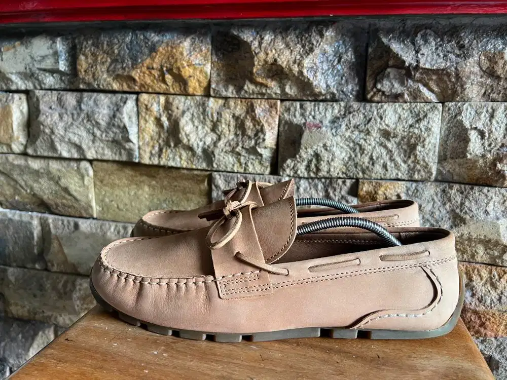 Sepatu slip on Clarks