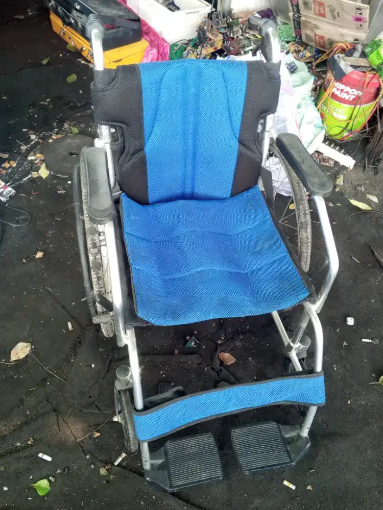 Kursi roda traveler minus ban retak harga Rp.350rb net