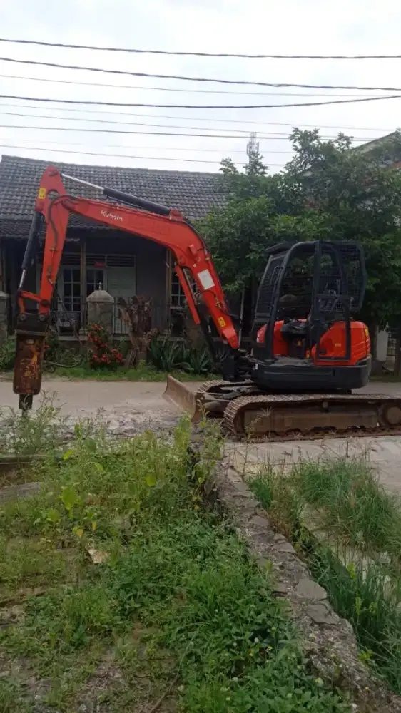 Breaker pc 50 wales 4-6 ton dozer d31
