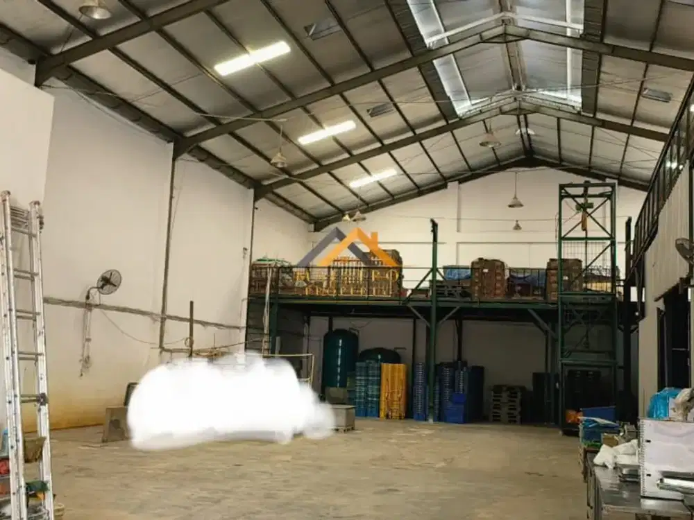 Dijual Gudang Kondisi Siap Pakai Hadap Selatan – Komplek Gudang Intan