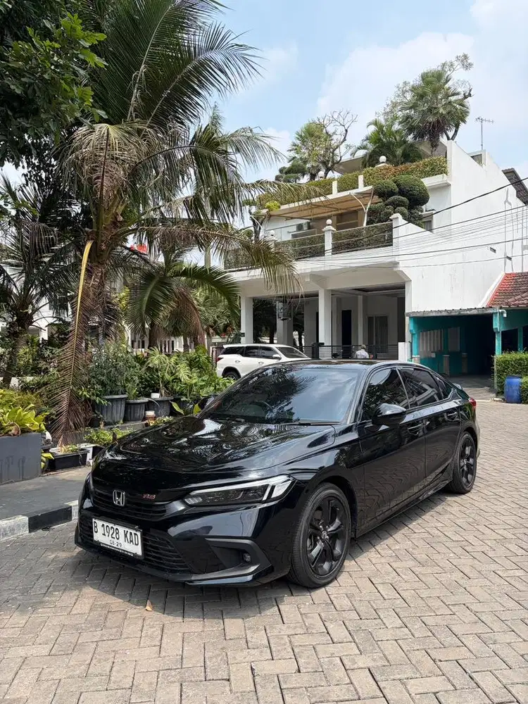 HONDA CIVIC RS - BLACK ON BLACK