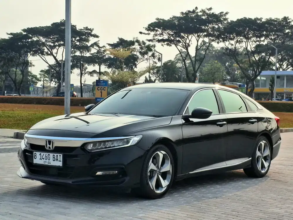 Honda Accord VTEC 1,5 2020 (km 20000 Record)