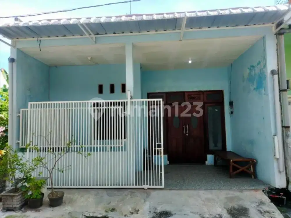 Siap Huni, Rumah, 2 Lantai, SHM, Dekat Fasilitas Kesehatan, di Gresik Kota