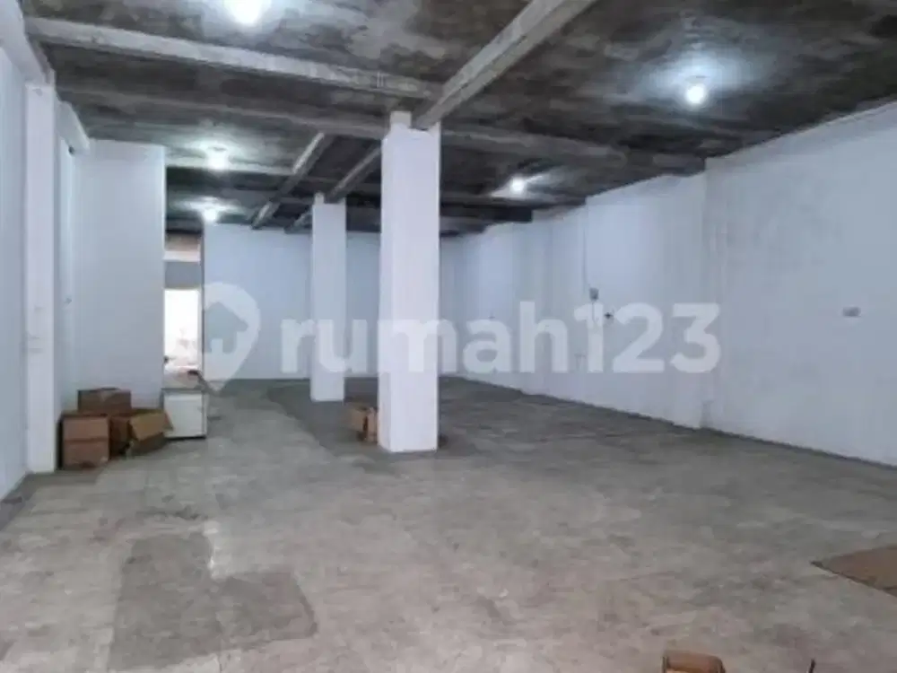 Siap Huni, Ruang-Usaha, 2 Lantai, SHM, Dekat Pusat Perbelanjaan, Dekat Akses Tol