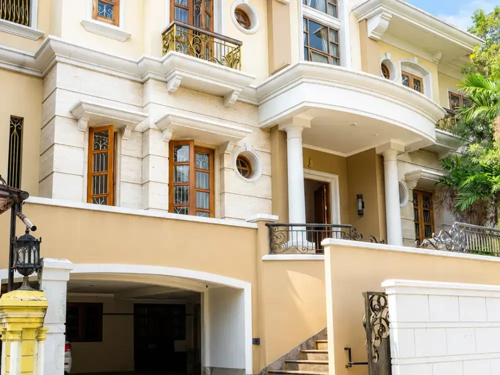 Rumah Mewah 18x20 360m 5KT SHM Semi Furnish Cempaka Putih Jakarta Pusat