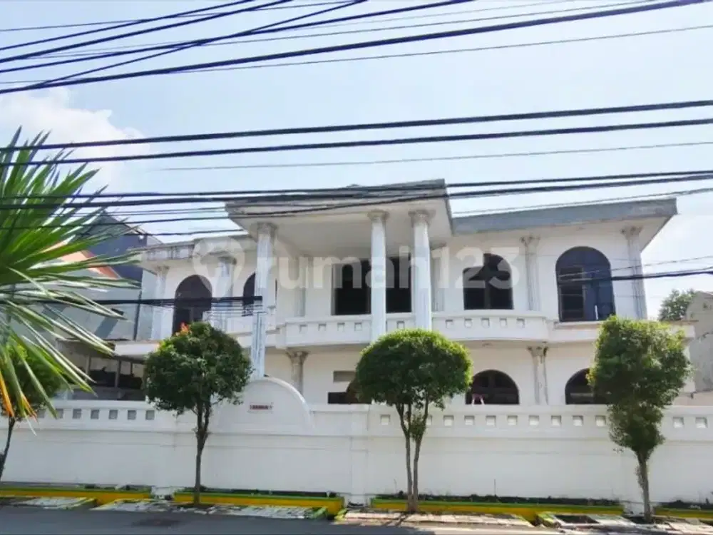 Dekat Akses Tol, Ruang-Usaha, 2 Lantai, SHM, Dekat Tempat Ibadah, Siap Huni