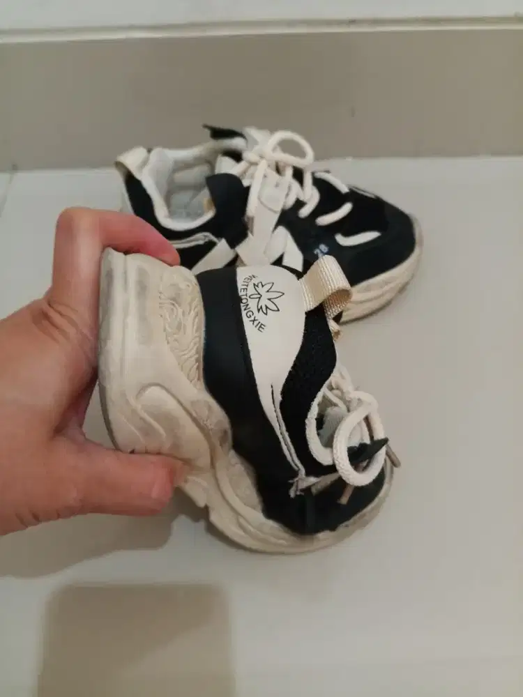 Mukenah sepatu baju celana anak serba 25 ribu