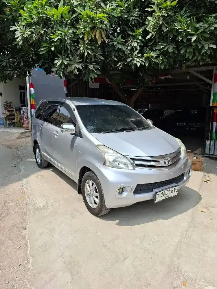 toyota avanza (2014)